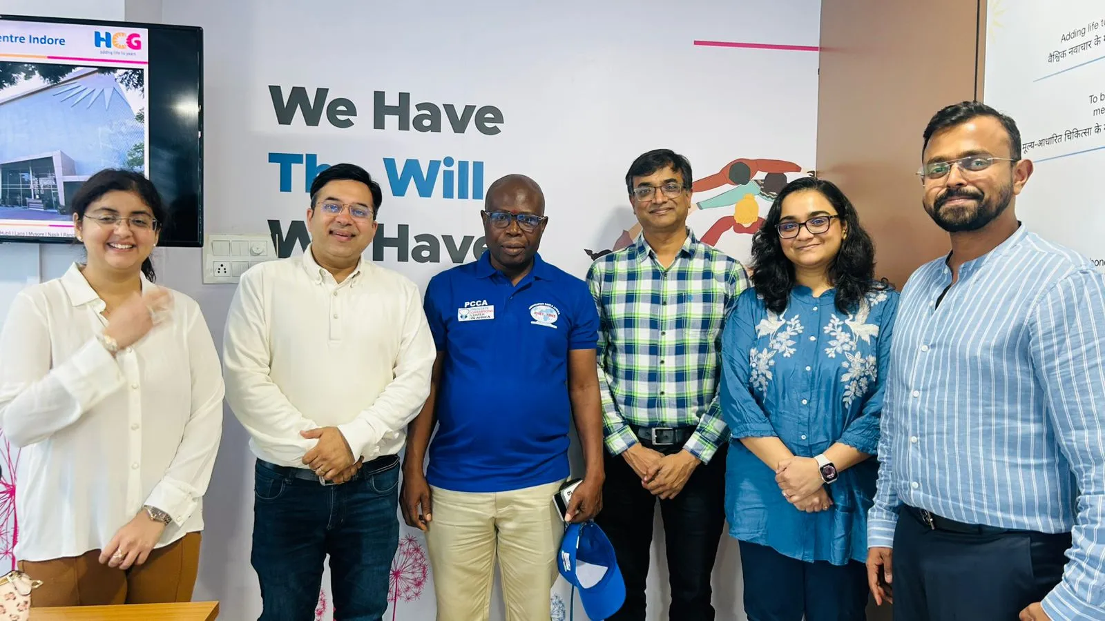 Dr Kossi AHADJI with the team of the HCG Cancer Centre in Indore