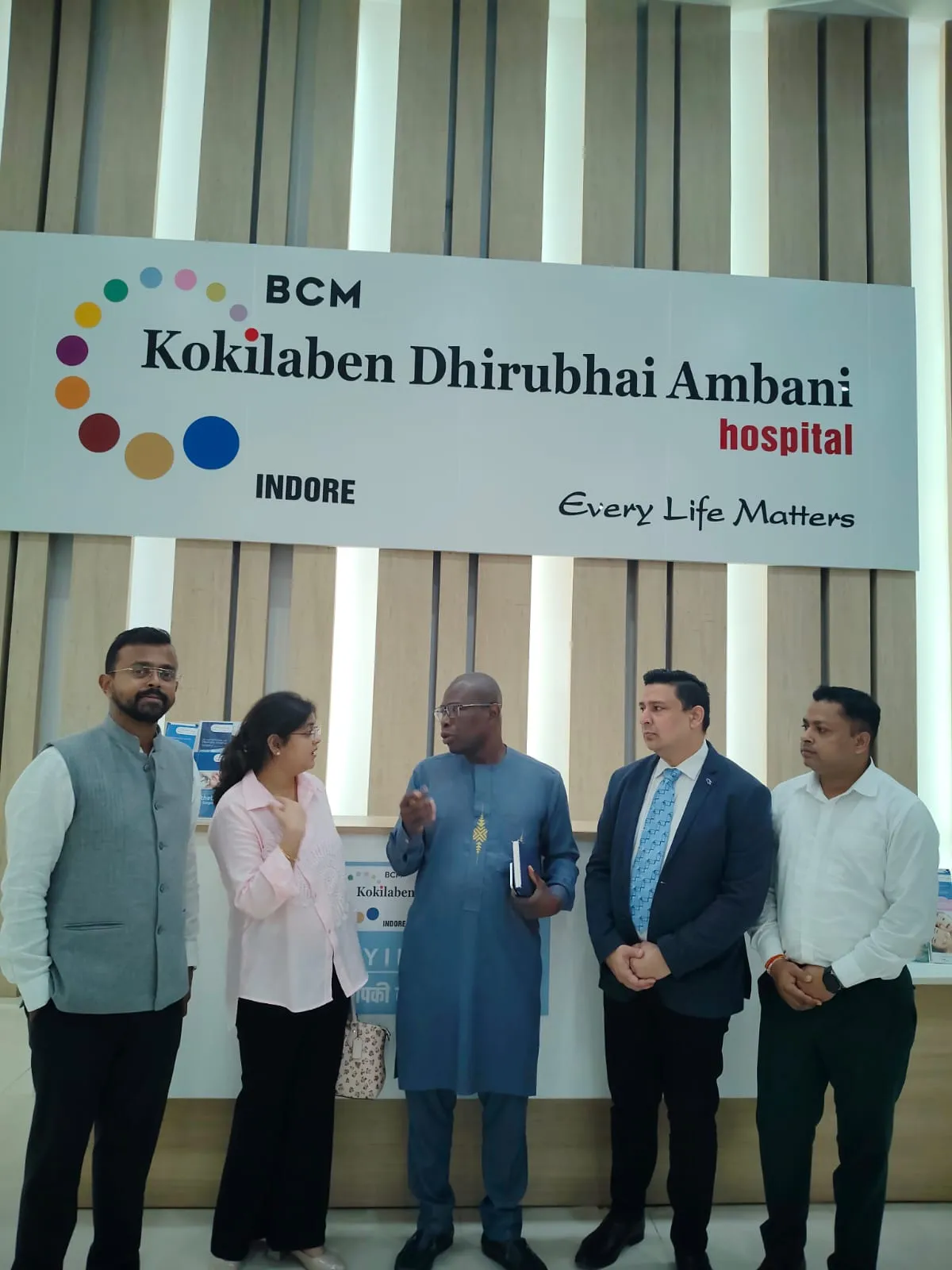 Rencontre avec des responsables du Kokilaben Dhirubhai Ambani Hospital à Indore