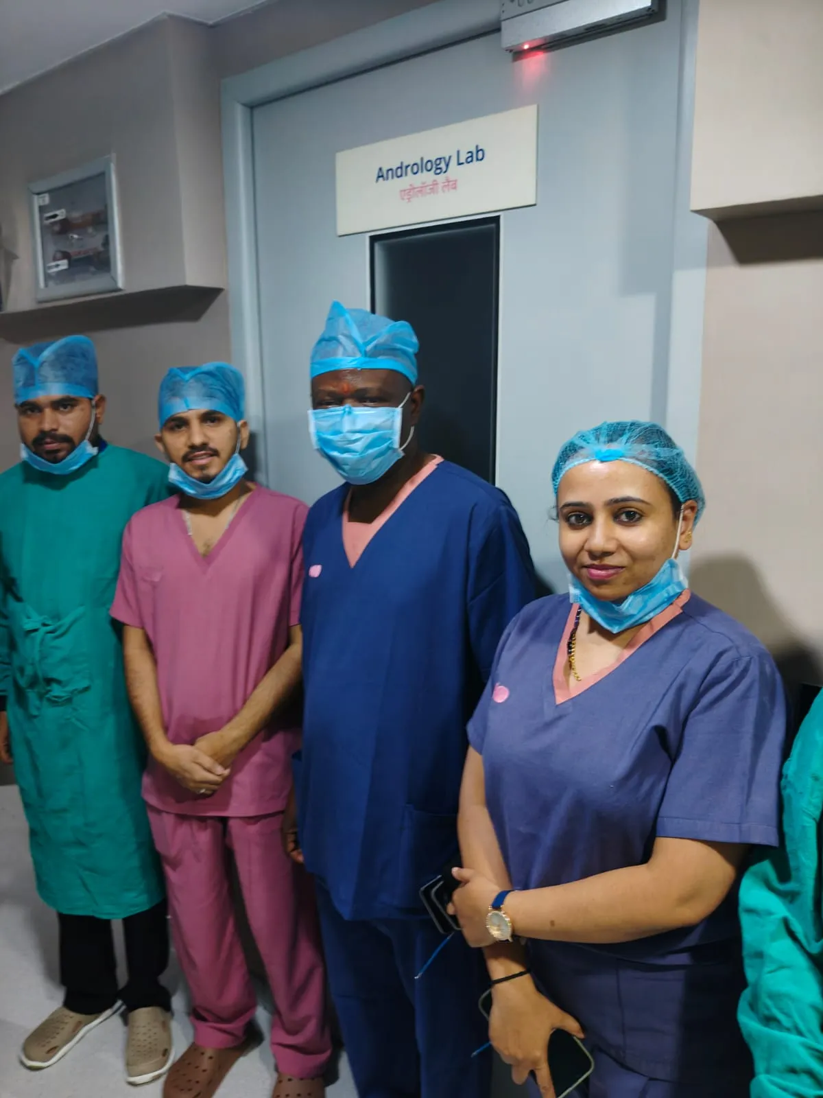 Visite d’un laboratoire d’andrologie avec des soignants du Kokilaben Dhirubhai Ambani Hospital